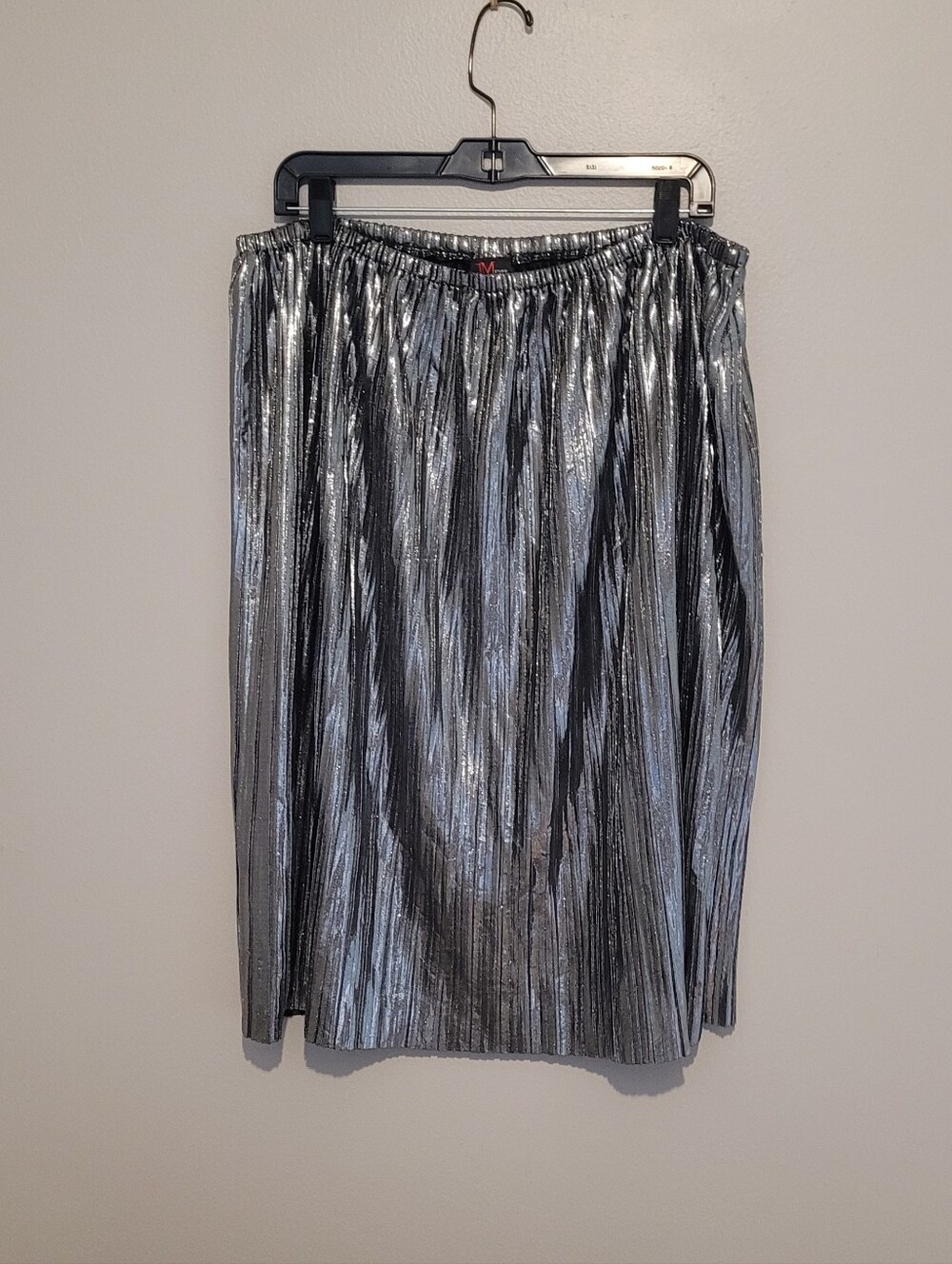 Pleated Metallic Elastic Waist Midi Skirt